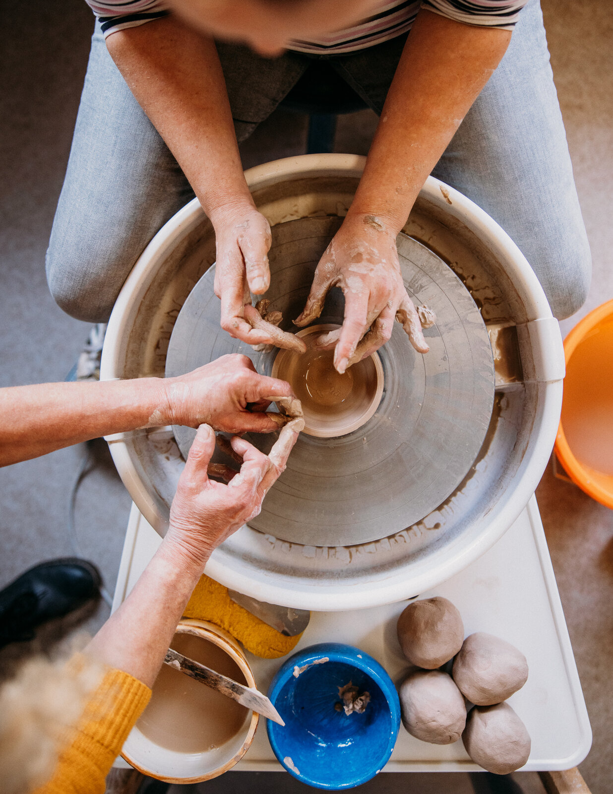 Yuup | Pottery Wheel Throwing Workshop - Yuup