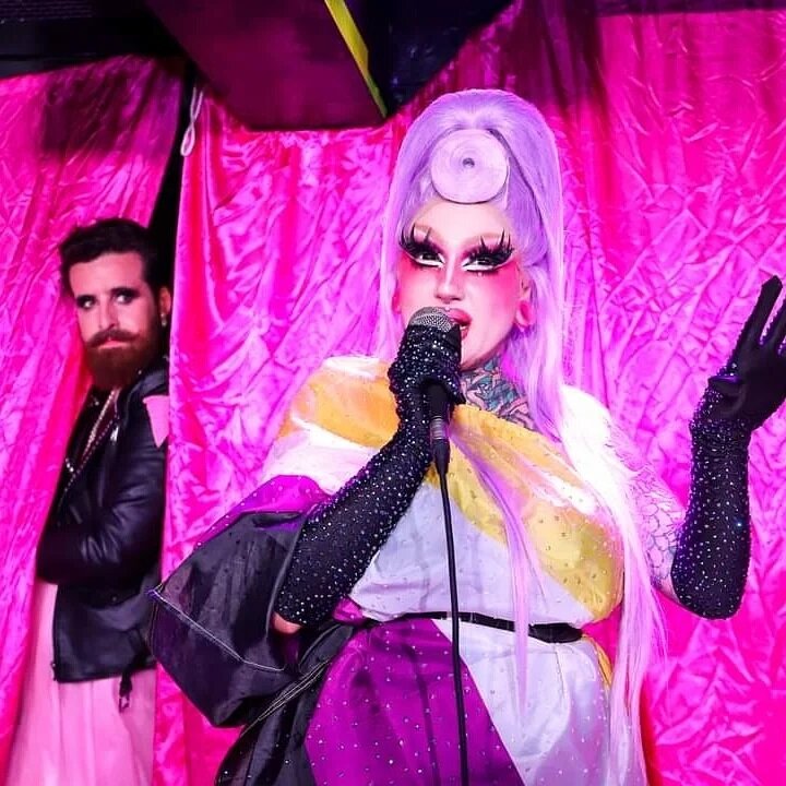 Make massive drag eyelashes with drag show and cocktails in Bristol